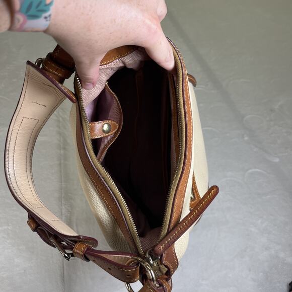 Dooney Bourke Tan Pebbled Leather Drawstring Pocket Lock Bucket Shoulder Bag FS - Picture 13 of 16